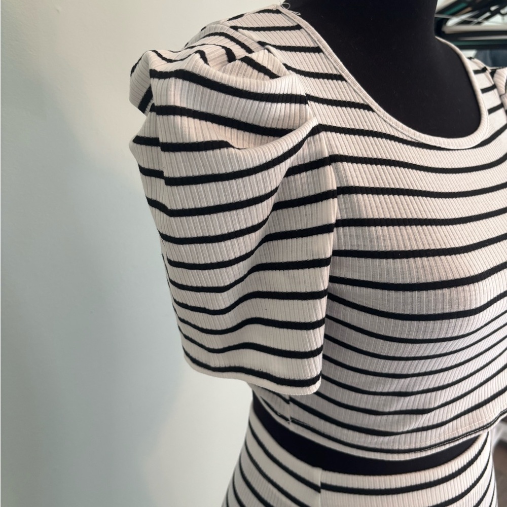 Striped Black and White Women's Skirt and crop top small nwot - Picture 4 of 6